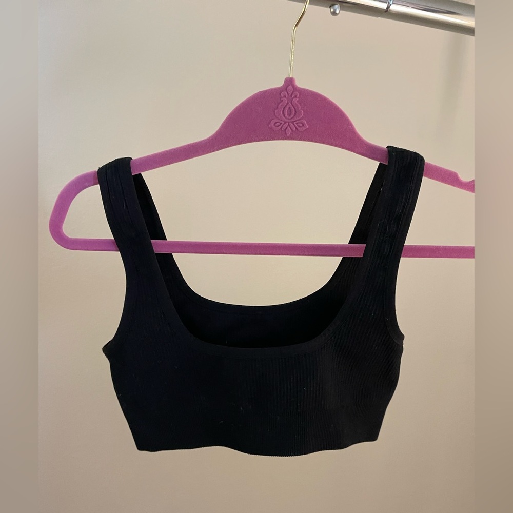 Black Ribbed Sports Bra